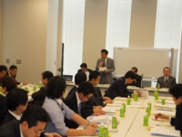 日本会議国会議員懇談会で質問、衛藤議員は幹事長。（平成25年4月4日　衆２・議員会館）