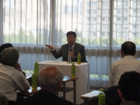 日本の福祉を考える会で講演する衛藤議員（平成２８年５月１８日　自民党本部）