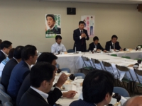 自民党障害児者問題調査会・障害者福祉委員会合同会議で挨拶をする衛藤議員（平成２８年８月２日　自民党本部）