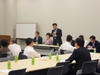 障害者の芸術文化振興議連の会長として挨拶する衛藤議員
